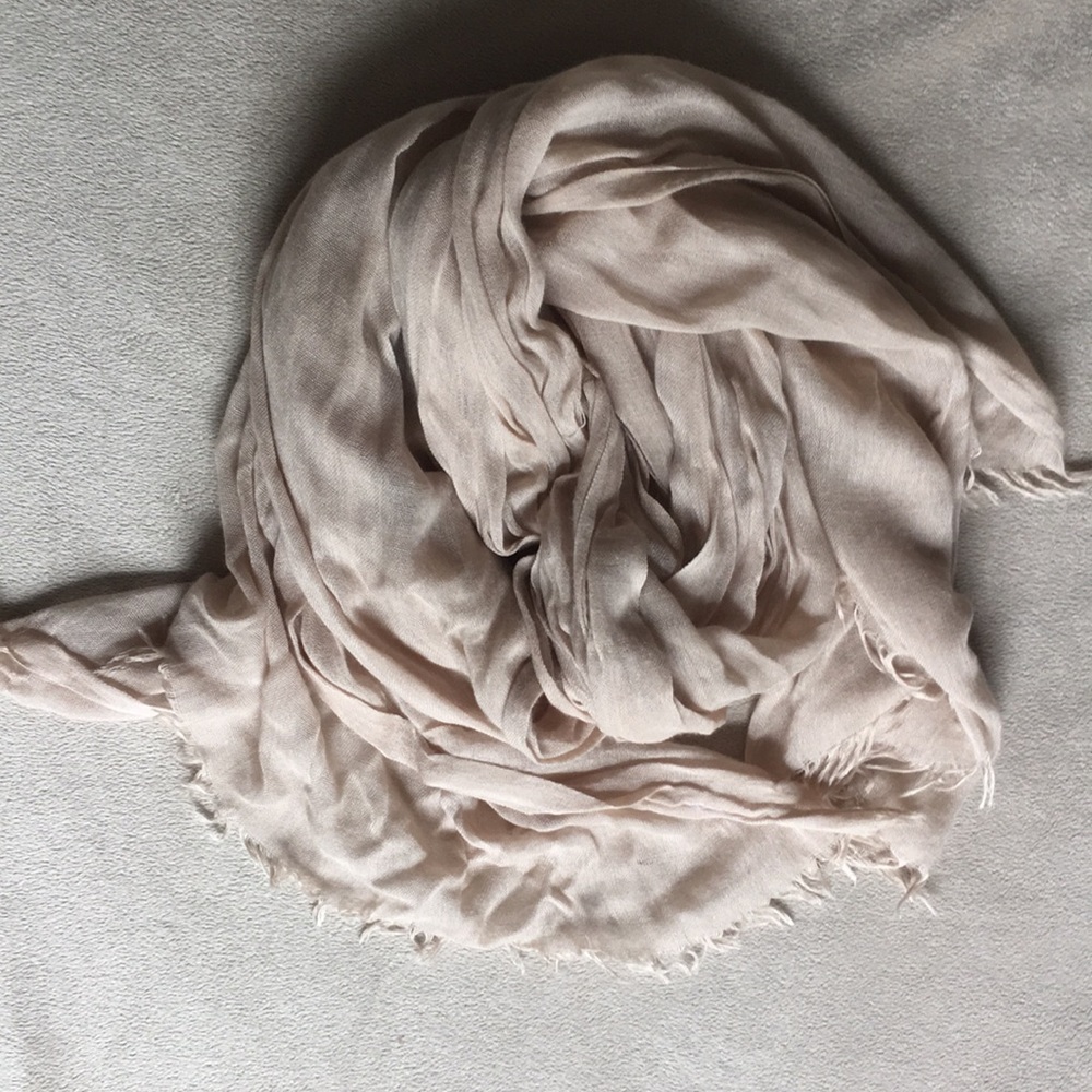 Lightweight scarf